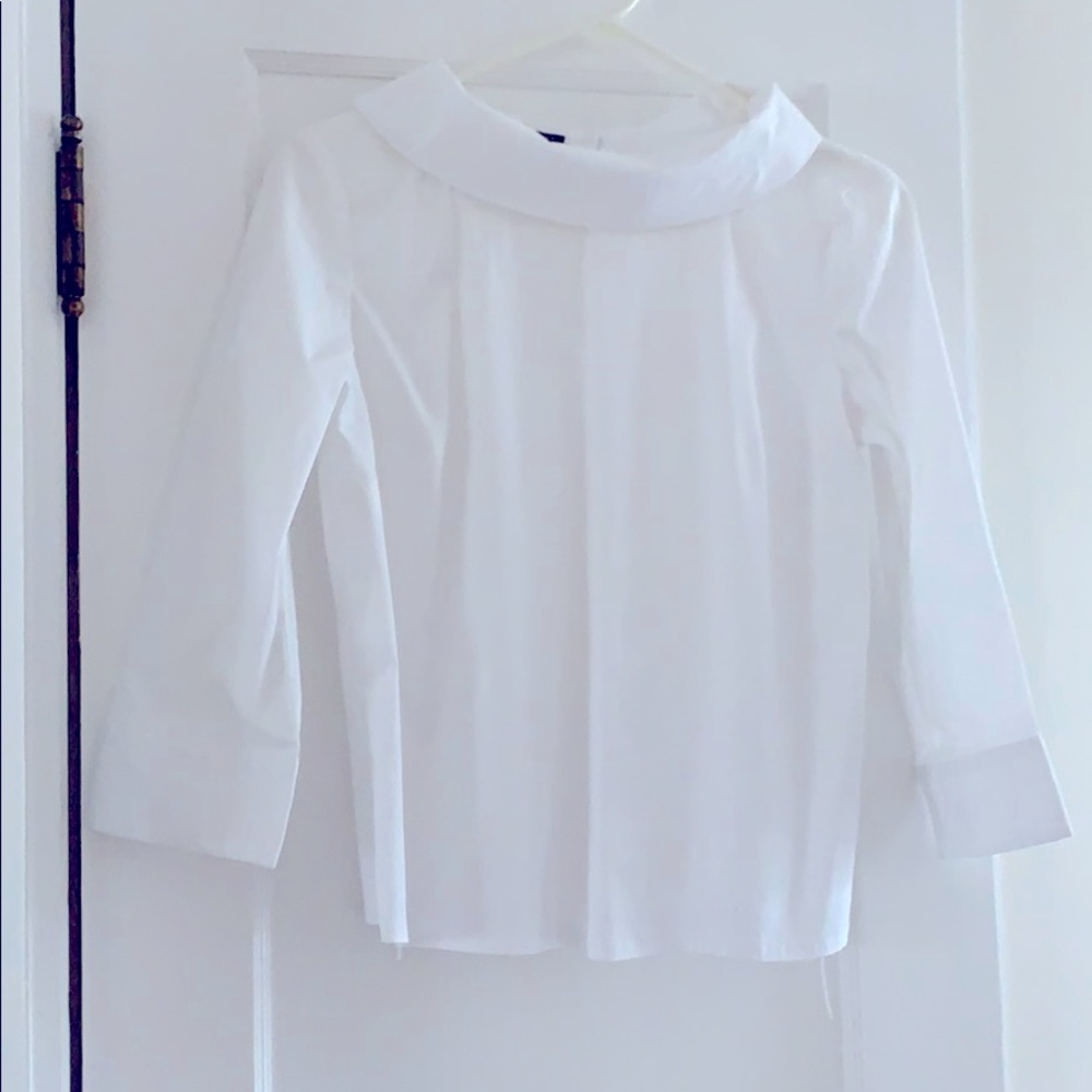 White cotton shirt.